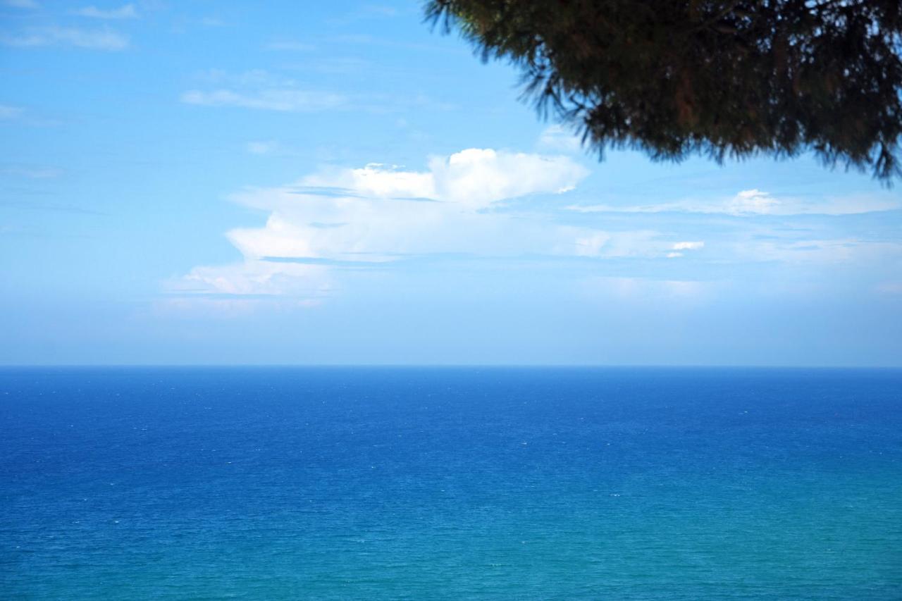 Onar By The Sea *